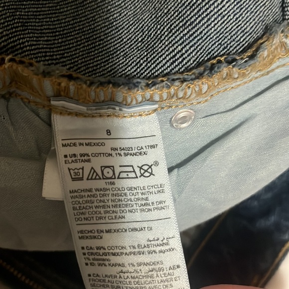 Old Navy Extra High-Waisted Sky-Hi Wide-Leg Jeans - Picture 4 of 7